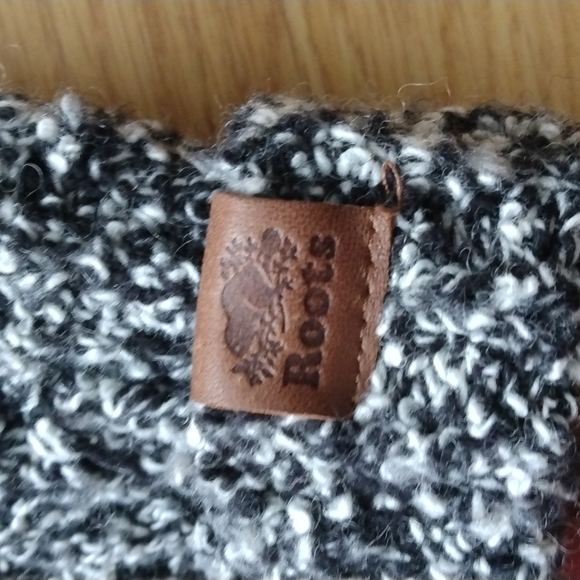 Roots Marled Knit Wool Mittens - Picture 2 of 6